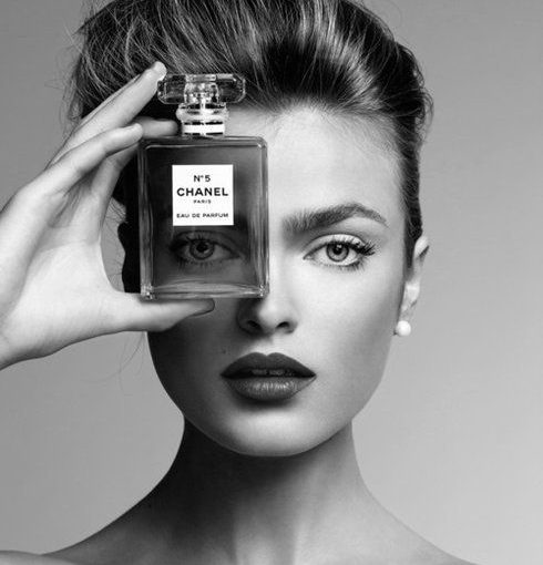 สาวสวยสไตล์ – Sophie Vlaming for Chanel No. 5 katianp2.wix.com/……